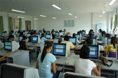 領(lǐng)第教育 專業(yè)教育信息咨詢，點(diǎn)亮學(xué)子成長之路