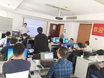 微服務(wù)架構(gòu)設(shè)計(jì)與實(shí)戰(zhàn) 從理論到落地的技術(shù)啟示